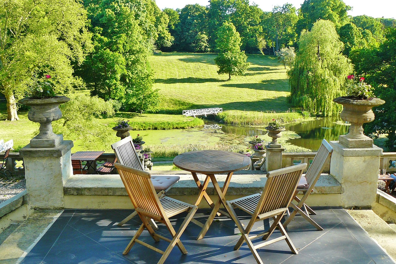 Sprucing Up Your Patio with DIY Outdoor Decor